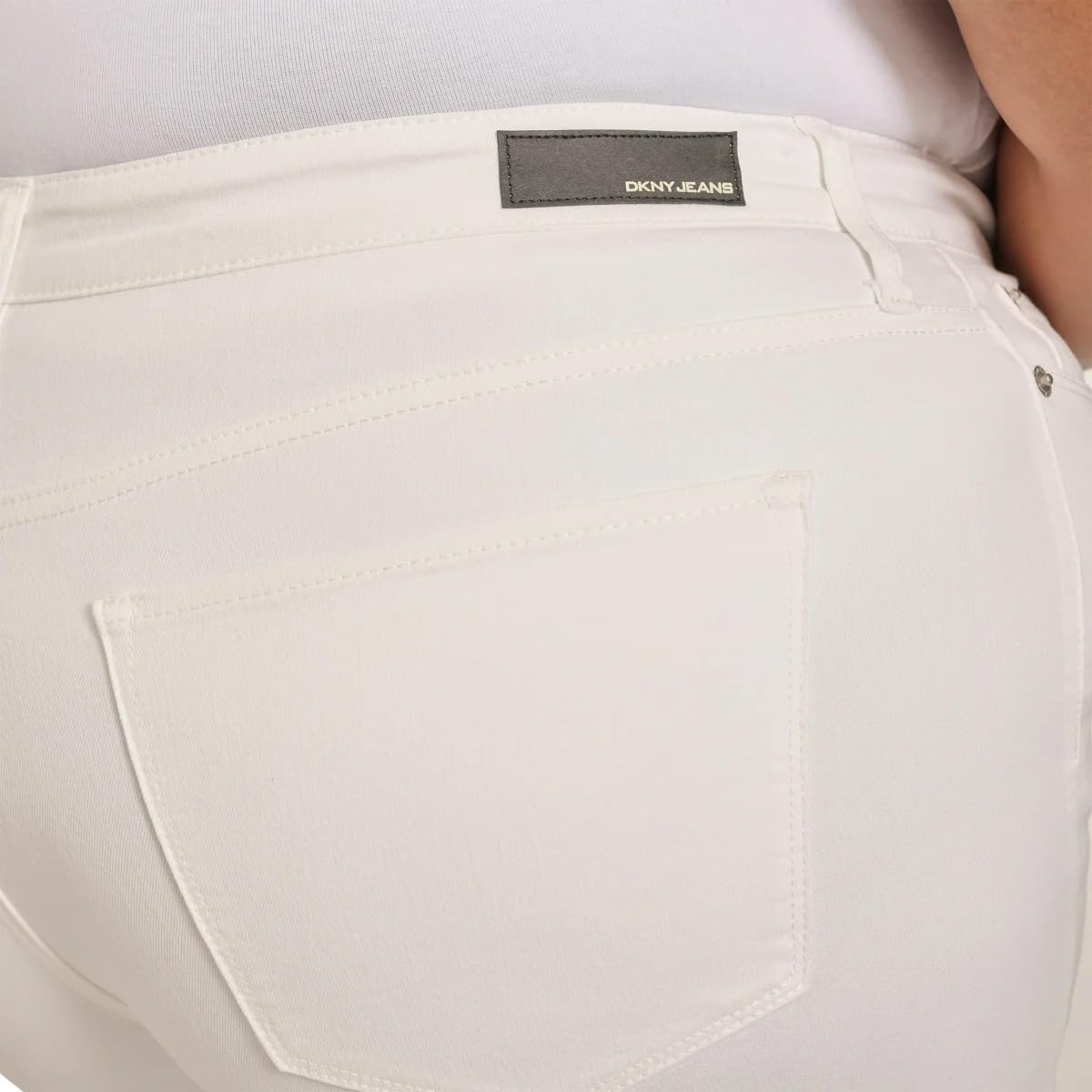 DKNY Jeans Womens Lightweight Denim Bermuda Short (US, Numeric, 4, Regular, Regular, White) - Image 6