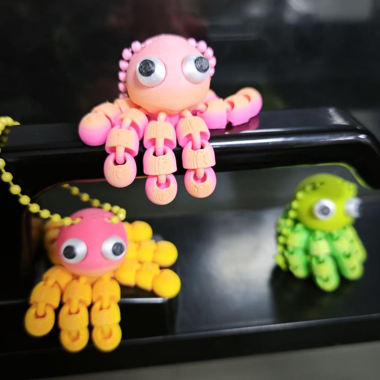 3D Printed Articulated Octopus Keychain - 24 Moving Joints Poseable Desk Pet for Adults, Pocket Anxiety Relief image 5