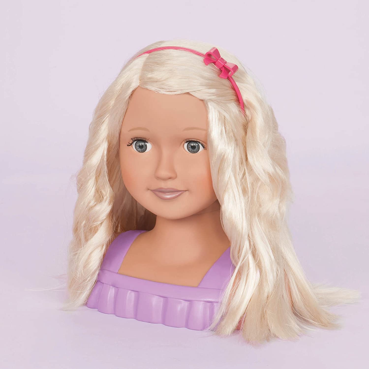 Our Generation - Trista - Puppe Styling Kopf - Blondes Haar & Blaue Augen - Vorgetäuschtes Spiel - Aufkleber & Haarschmuck-Accessoires - Spielzeug für Kinder ab 3 Jahren