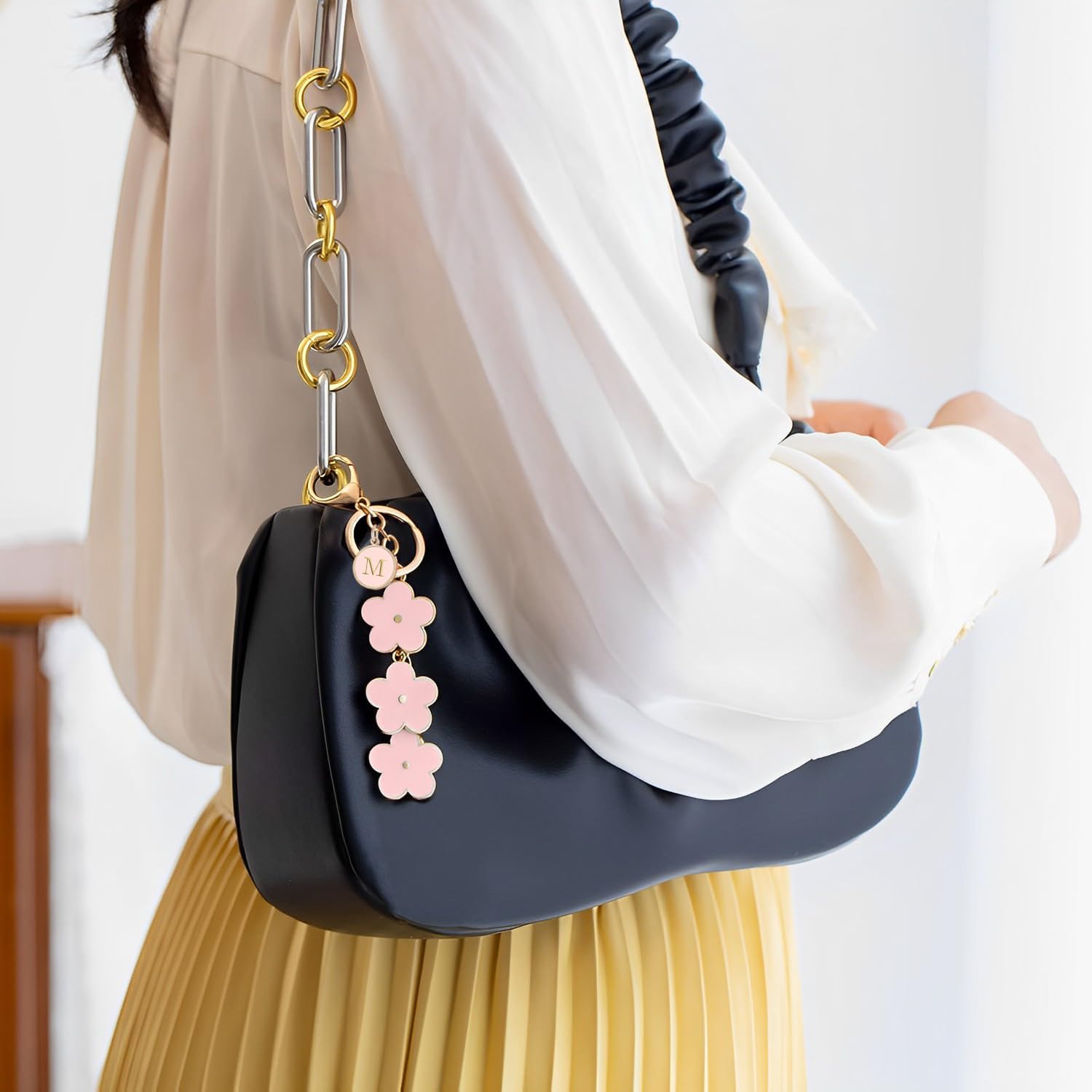 XGALBLA Women's Initial Keychain White/Pink/Black Flower Charms for Key Cute Letter Keyring for Handbag Backpack Accessories - Image 4