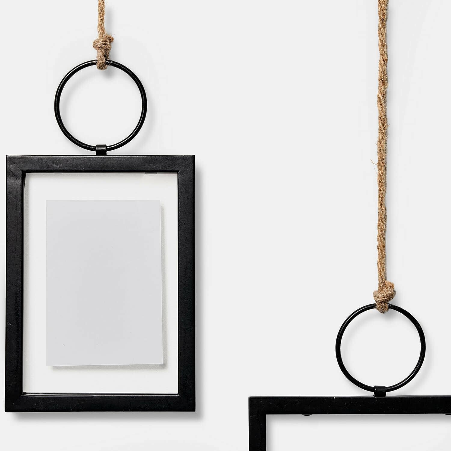 Loberon Bilderrahmen 3er Set Idriss, antikschwarz | DREI Größen - Markante Ringaufhängung - Industrial Look - Dekoration - Eisen - Glas