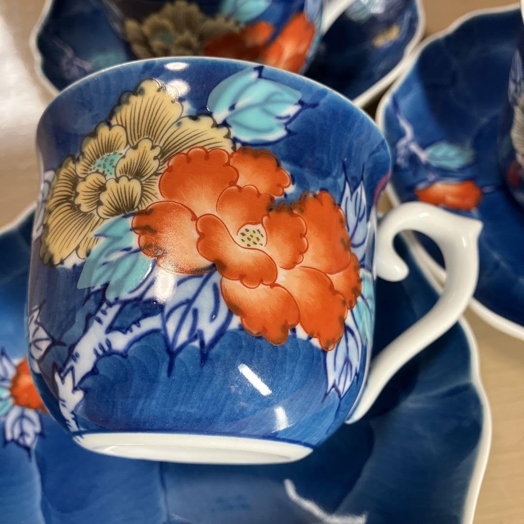【美品】特選 高級 鍋島焼 青磁 伊万里 瀬兵窯 真生 かわせみ まとめ売り ② Amazon.co.jp: 伊万里鍋島焼 瀬兵窯 カップ＆ソーサー3客 牡丹絵