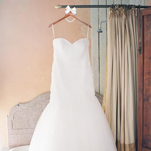 Miniatura 8 de Colgador de vestido de novia para novia, regalo de boda, percha de madera marrón con perlas y lazo para vestidos de novia, regalo de despedida de