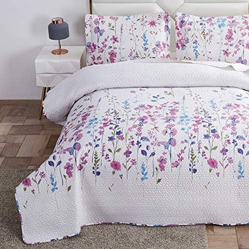 Summer Lightweight Thin Floral Quilts King Size,Purple Blue Lilac Flowers Green Leaves Botanical Bedspread Coverlet Set,Breathable Bed Cover with King Pillow Shams,Random Patterns