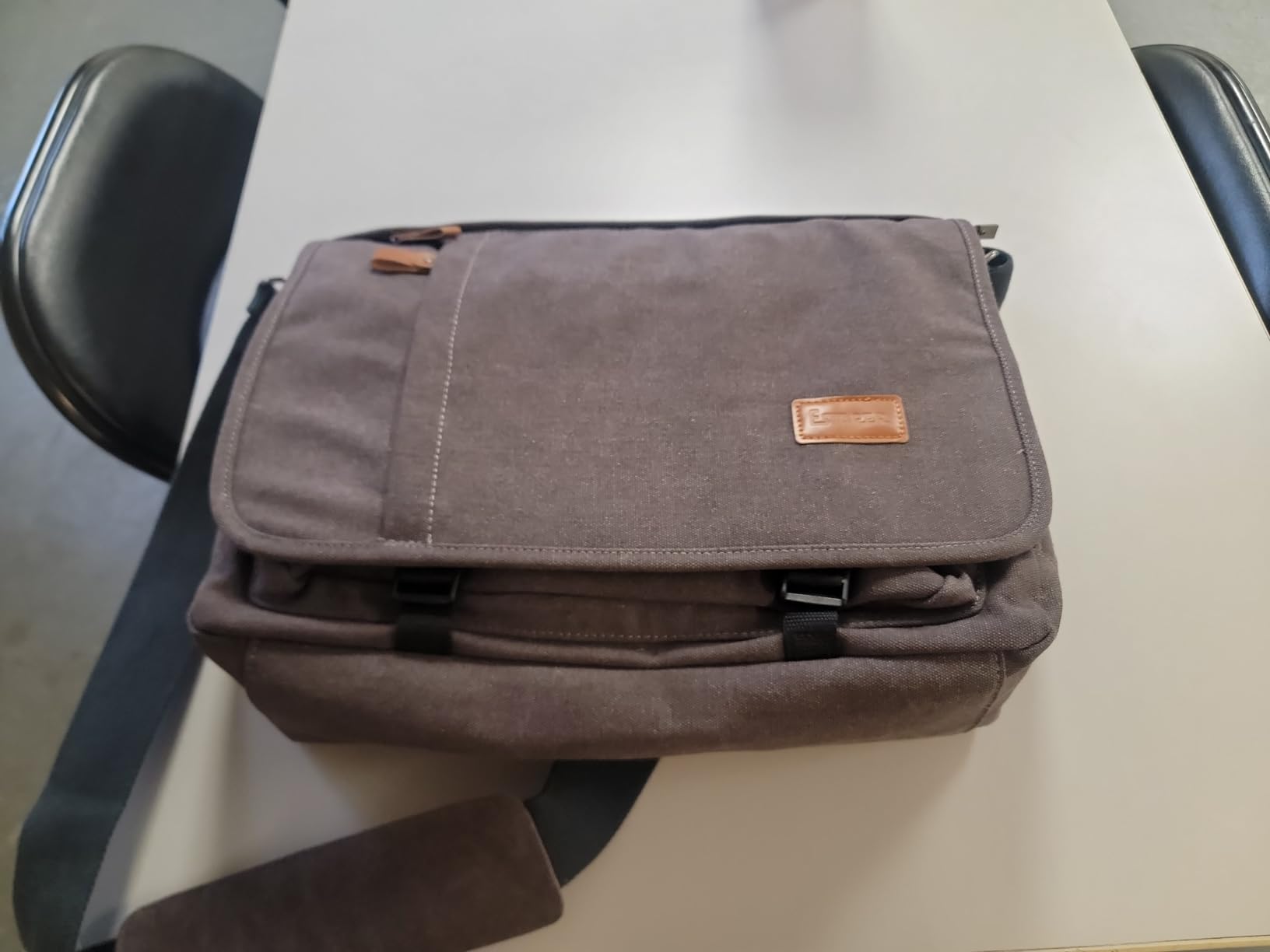 Great bag but color seems off