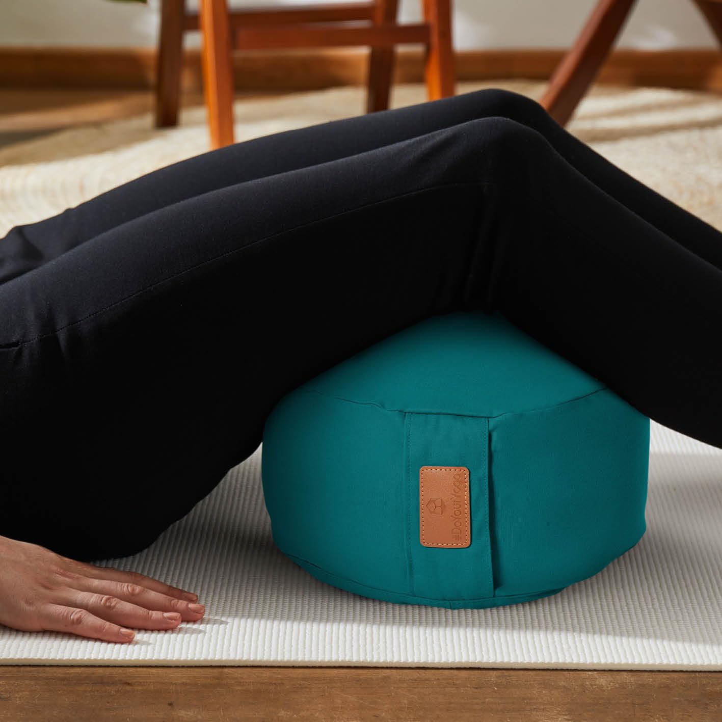 Cuscino da yoga »Vishnu« chiusura con cordoncino & pula di farro bio (coltivaz. biolog. controllata) / altezza ca 15cm e ca. 30cm diametro - ideale come cuscino yoga / cuscino zafu / cuscino meditazione / supporto meditazione / elevato comfort alla seduta
