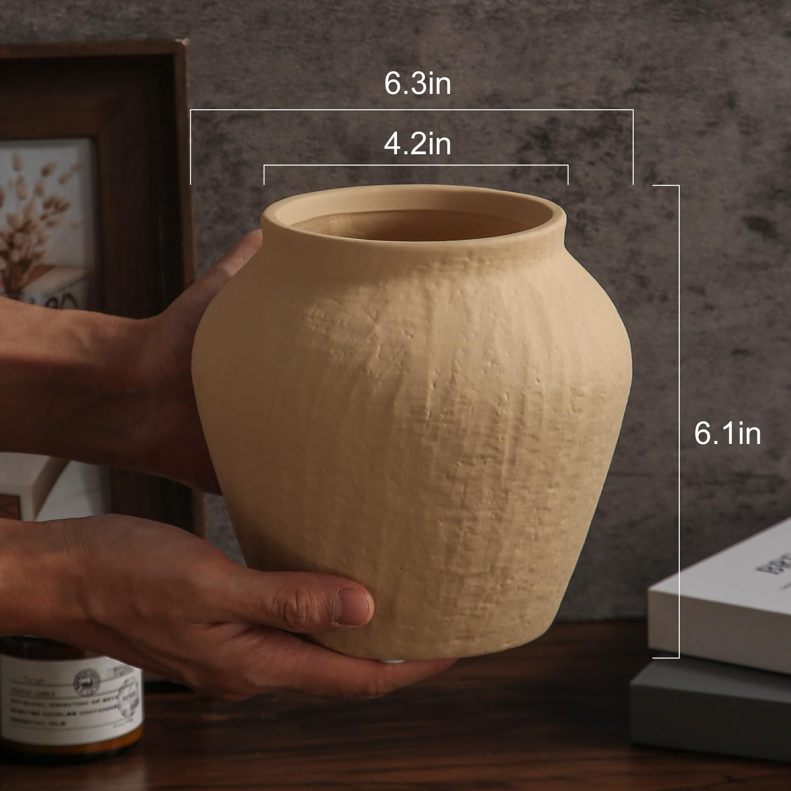 Ceramiczny wazon wiejski - żółty rustykalny wazon na kwiaty w stylu vintage do domu, salonu, półki i stołu jadalnego - 15 cm.