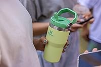Vista 81 de Stanley - Vaso con popote plegable IceFlow con asa de 30 onzas Tapa de giro y popote abatible Botella de agua resistente a fugas Acero