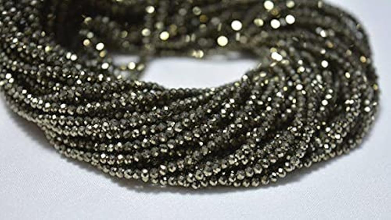 Perles en pyrite pour fabriquer des bijoux bohèmes et colliers d'été élégants