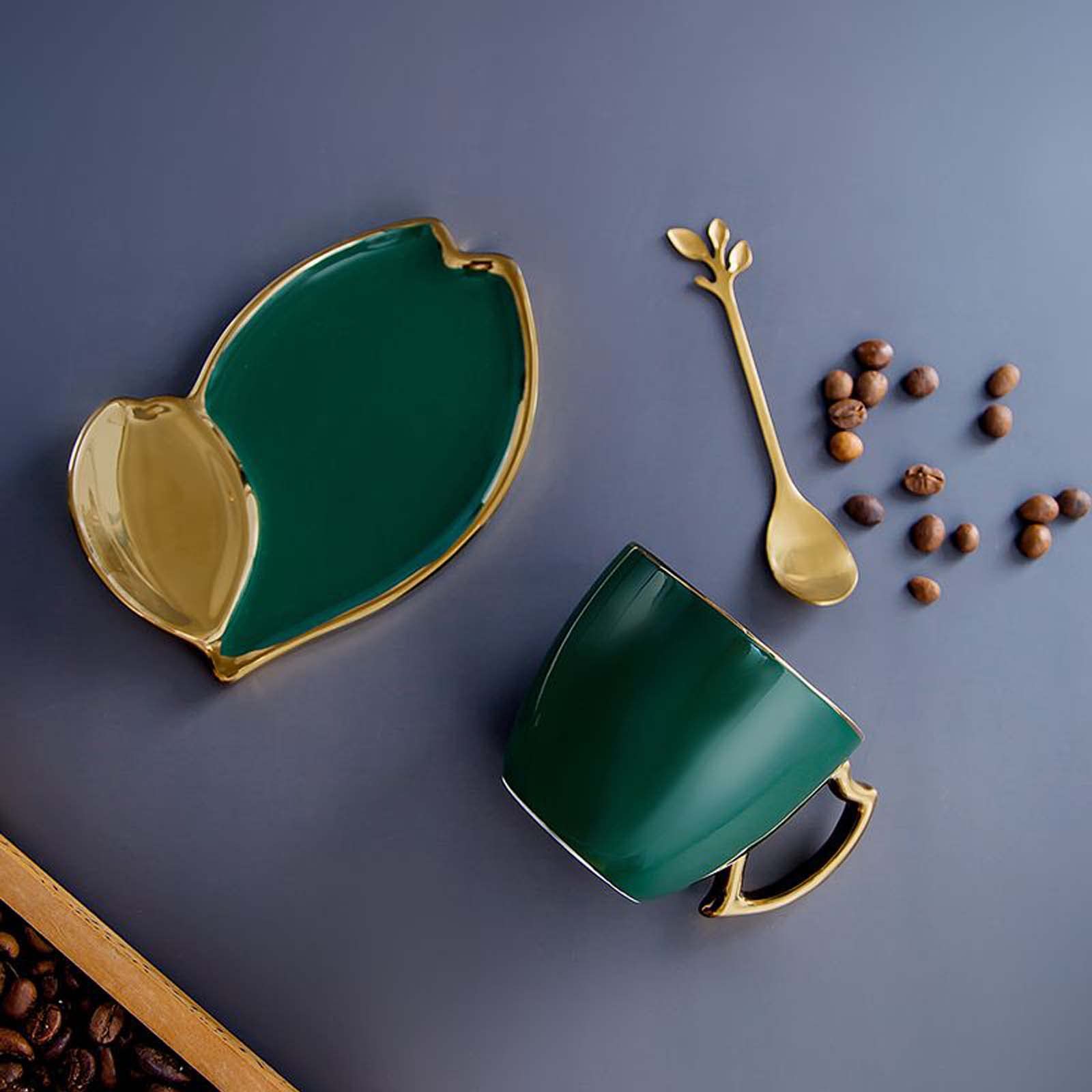 Ensemble de 2 tasses en porcelaine avec anse en forme de feuille, tasse à expresso avec soucoupes et cuillère – 165 ml/5,58 oz