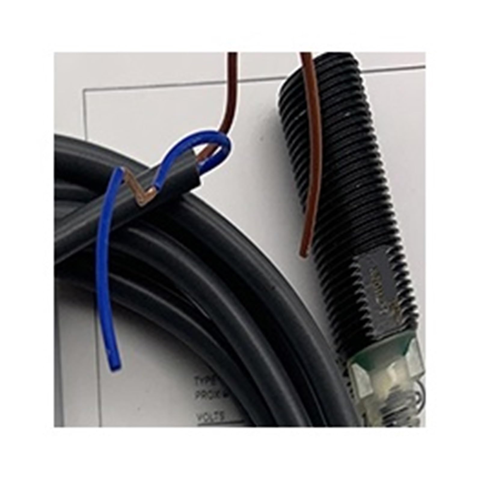 Y63Z1Y0 Proximity switch E2EQ-X7D112 E2EQ-X7D1-M1GJ E2EQ-X7D112-T