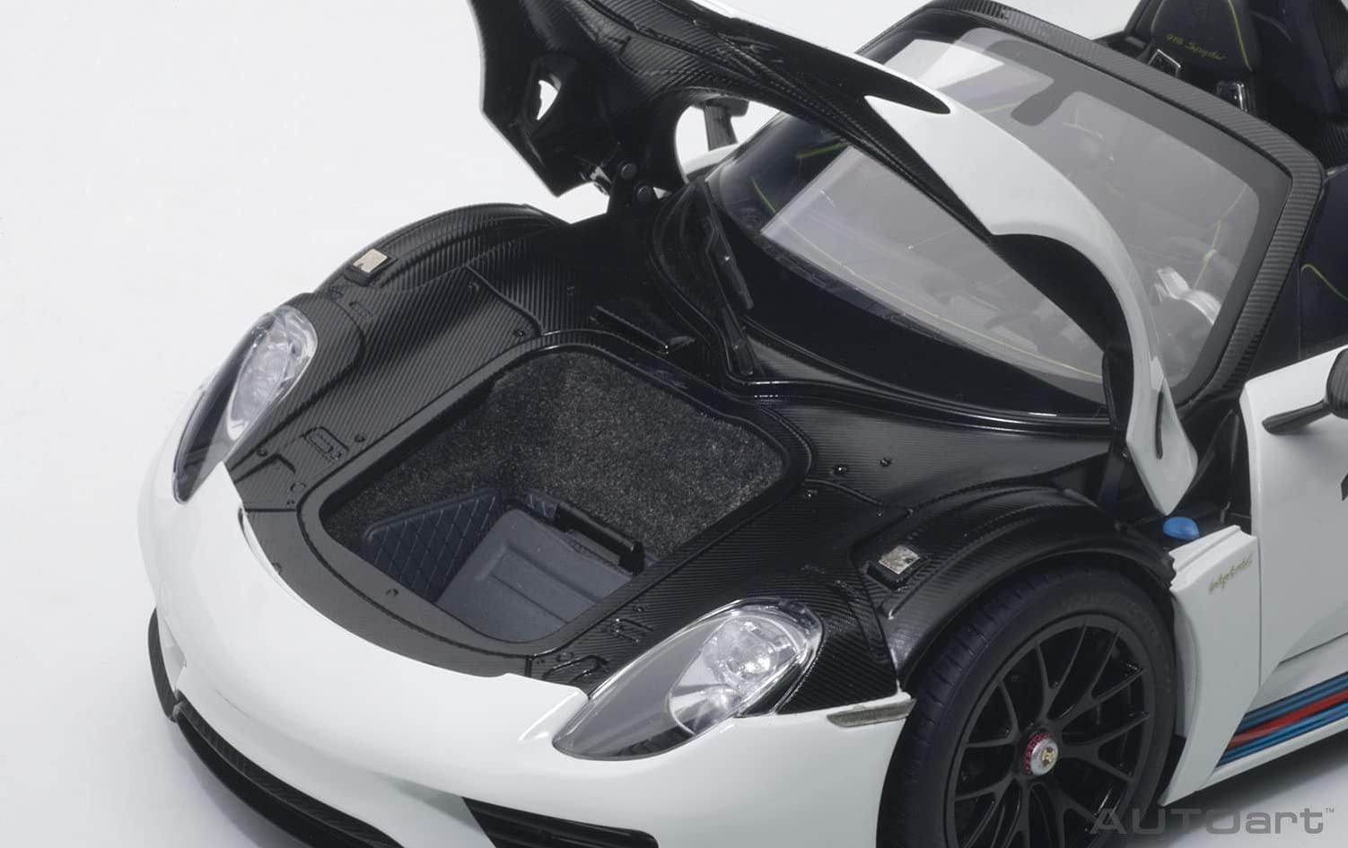 1/18 AUTOart ポルシェ 918 スパイダー マルティニカラー Amazon.com: AUTOart Porsche 918 Spyder Martini – Echelle 1