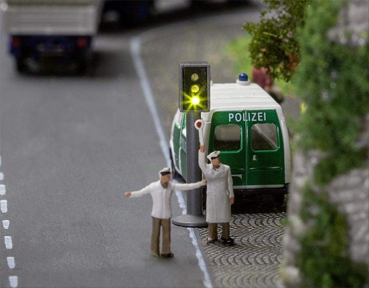 Faller 162061 2 LED Traffic Lights Car System
