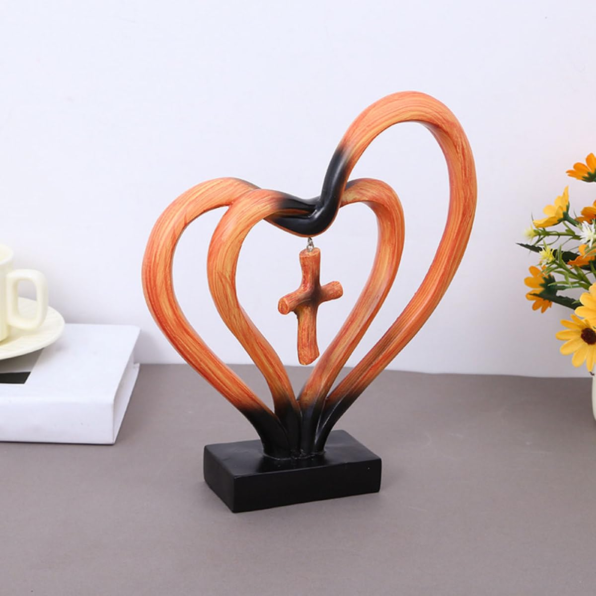 iplusmile Herzstatue und Leicht zu Reinigender Oberfläche Herzförmige Desktop aus Kunstharz mit Detaillierter Handwerkskunst für Wohnzimmer und Hochzeitsfeiern