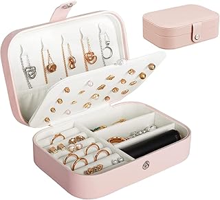 صندوق مجوهرات للسفر منظم صغير من جلد البولي يوريثين للنساء والفتيات حقيبة سفر صغيرة محمولة مزدوجة الطبقات لتخزين الاقراط والخواتم والقلائد والاساور بينك زهري