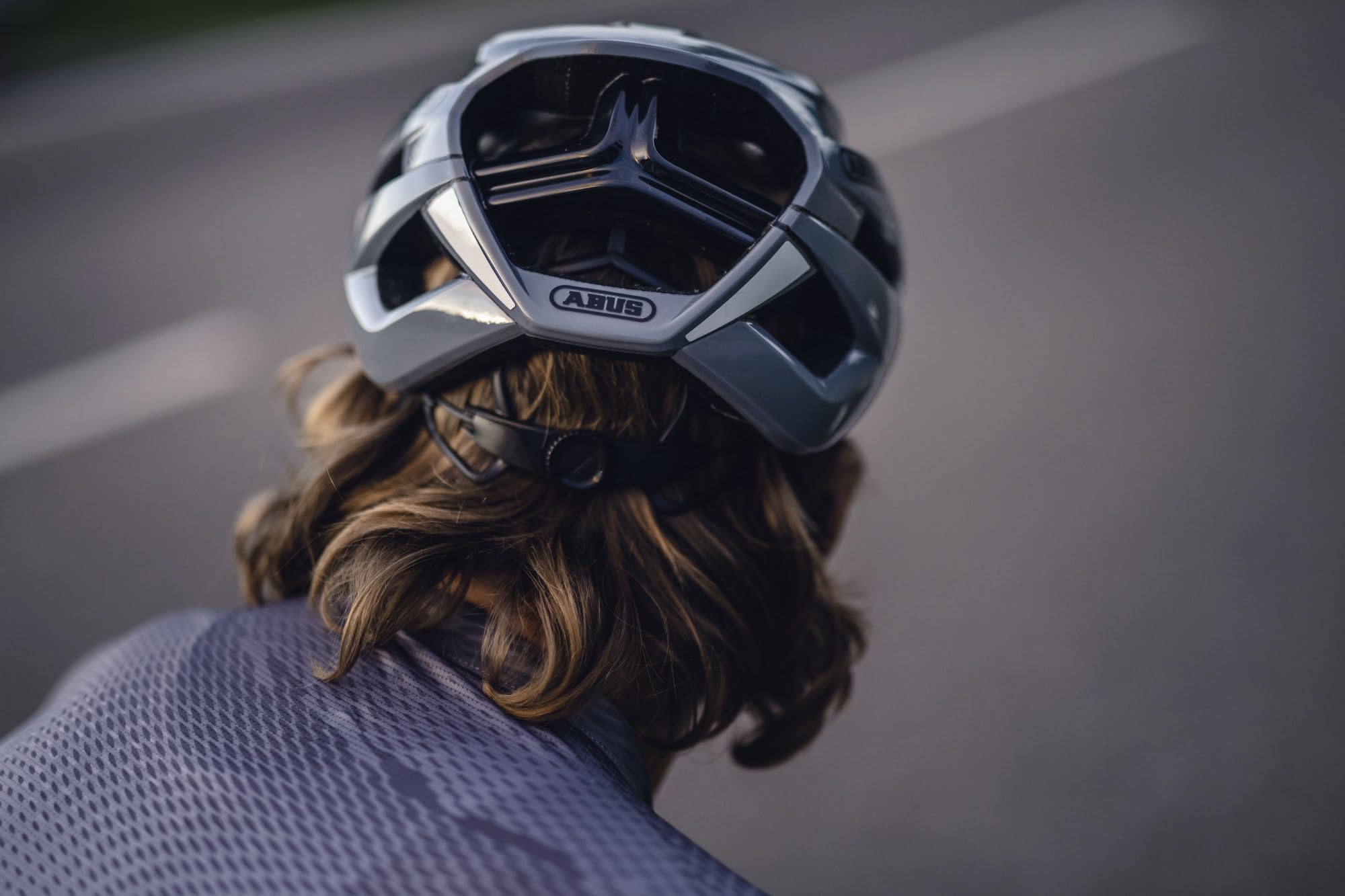 ABUS Kask rowerowy StormChaser – lekki i wygodny kask rowerowy do profesjonalnych sportów rowerowych dla kobiet i mężczyzn