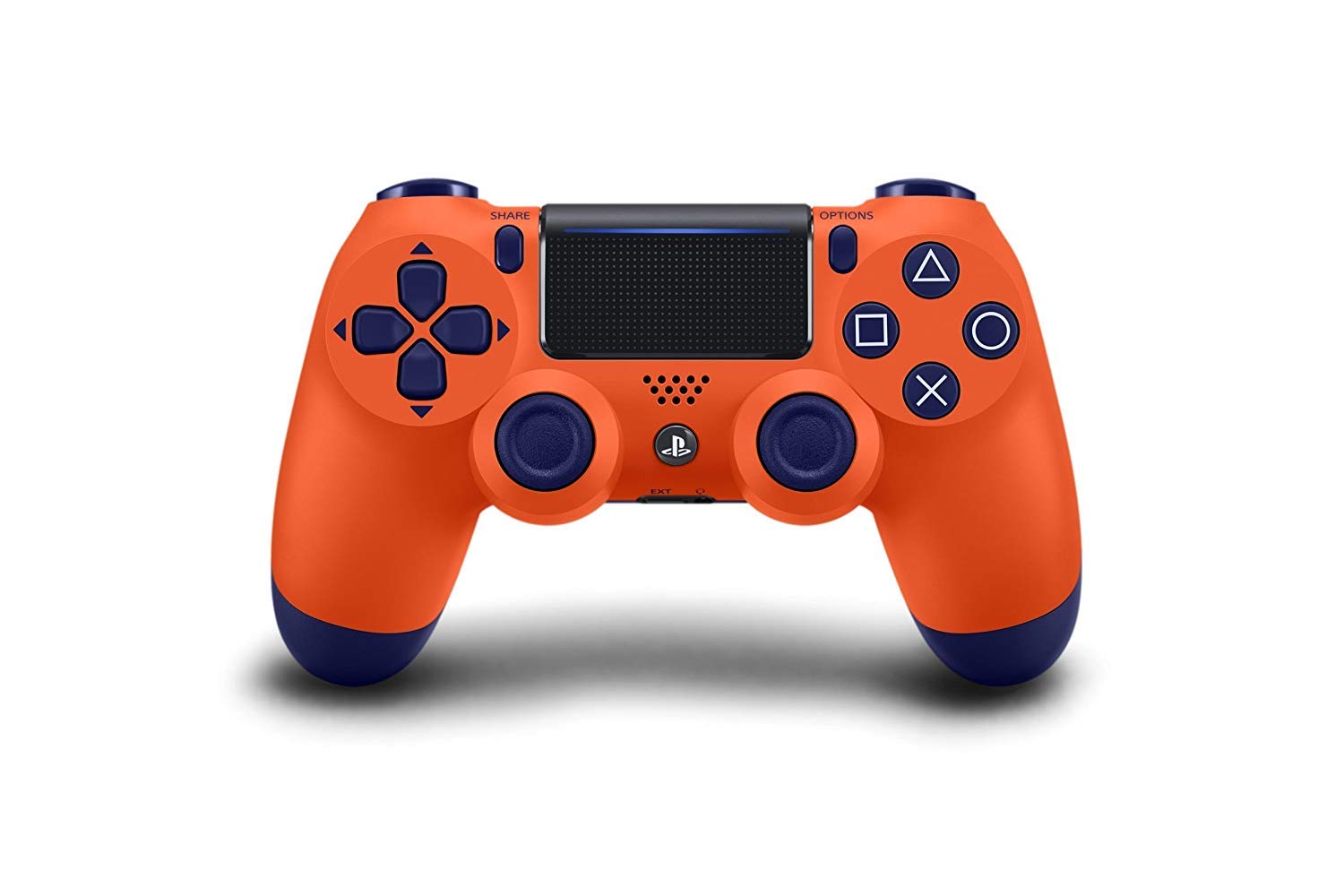 Přední view of the DualShock 4 Wireless Controller in Sunset Orange