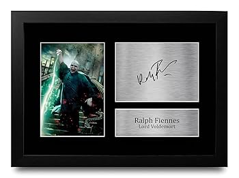 Amazon.co.jp: HWC Trading FR A4 ラルフ・ファインズ ハリー