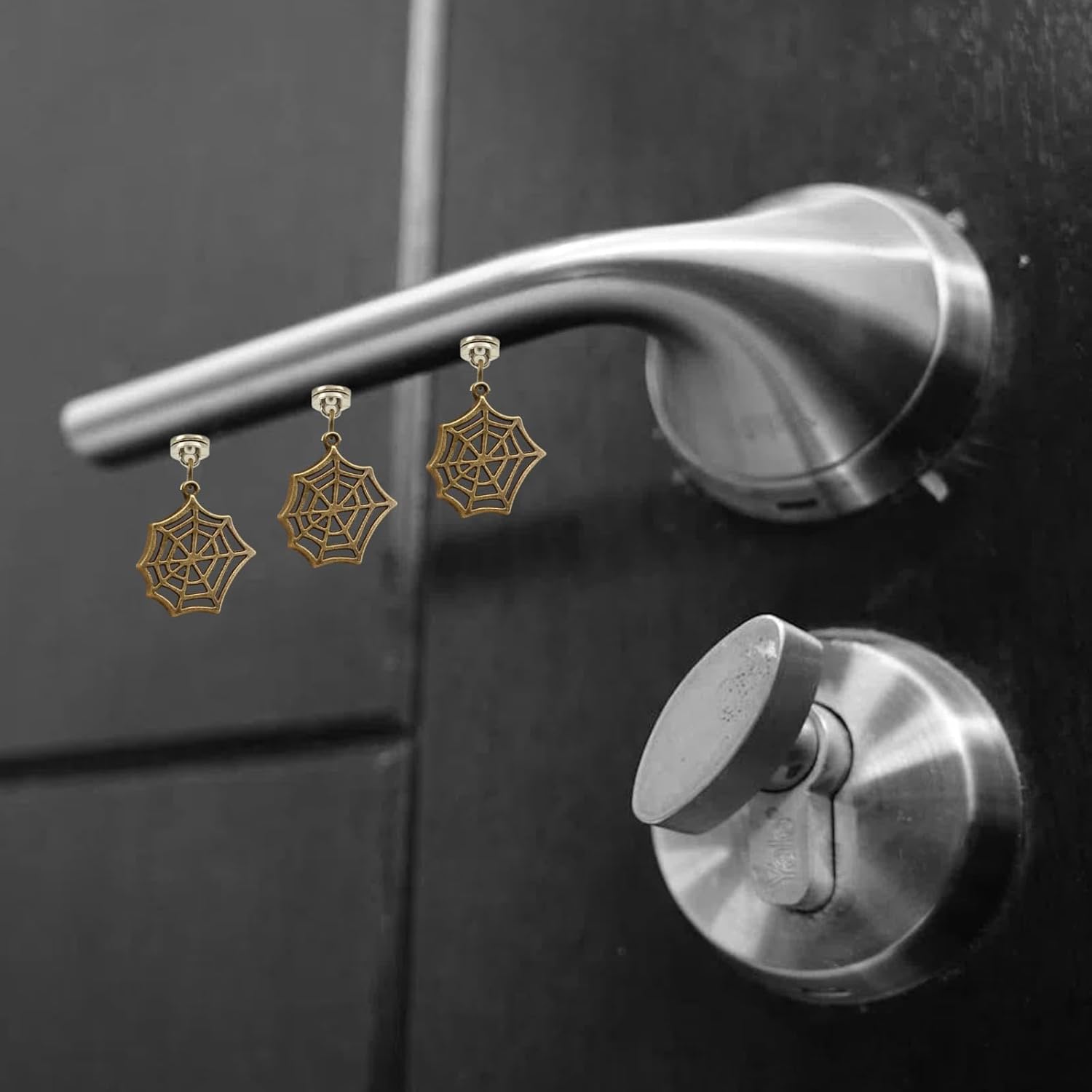 Brass Hinge Head Home Decoration Spider's Web,Magnetic Hinge Dropper Hanging,Magnetic Hinge Head Toppers,Door Hinge Pin Topper (Brass)