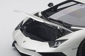 AUTOart アヴェンタドール LP700-4 1/18 ホワイト Amazon.co.jp: AUTOart 1/18 ランボルギーニ アヴェンタドール