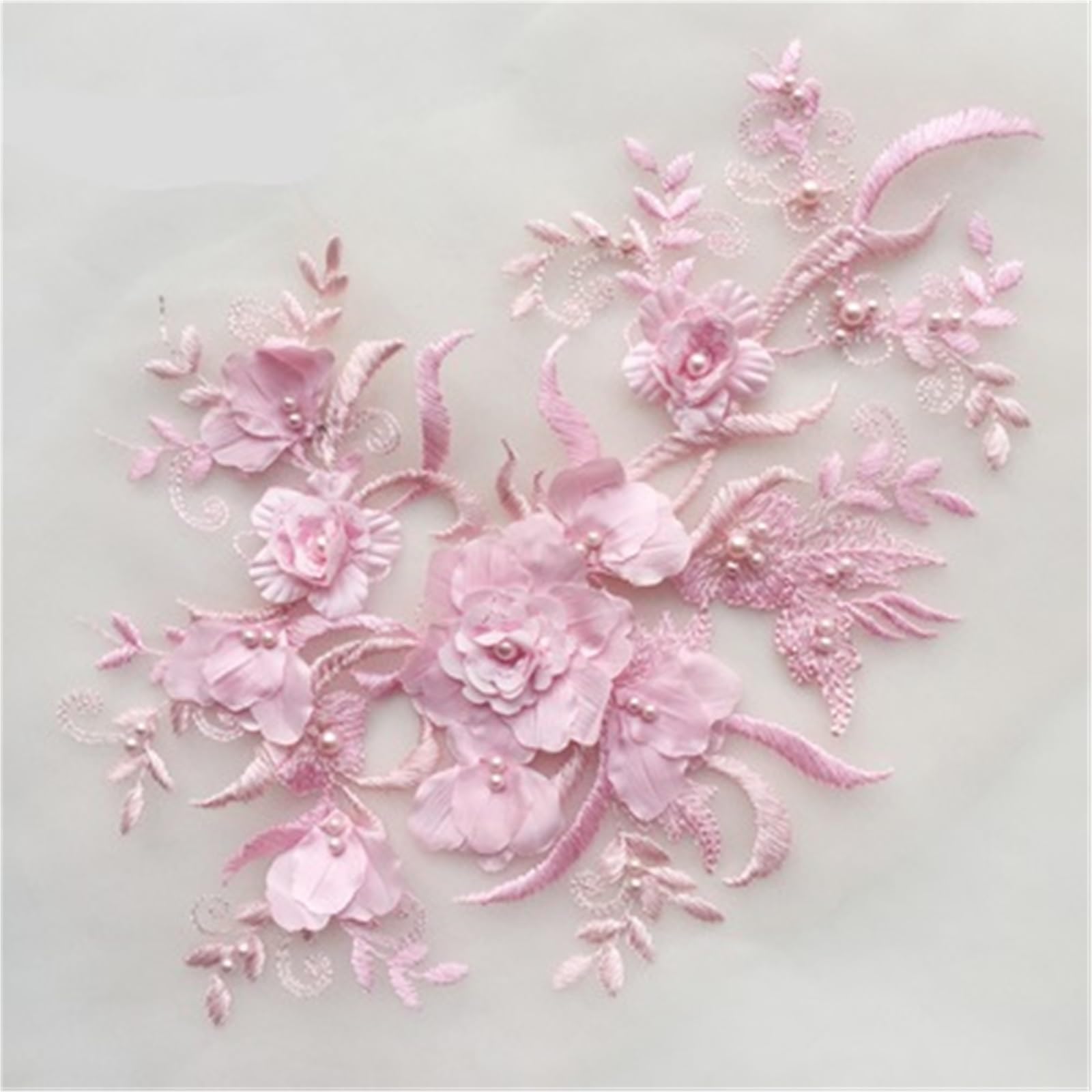 Patchs en dentelle brodée 3D rose pour personnaliser vos tenues de cérémonie et robes d'invitée