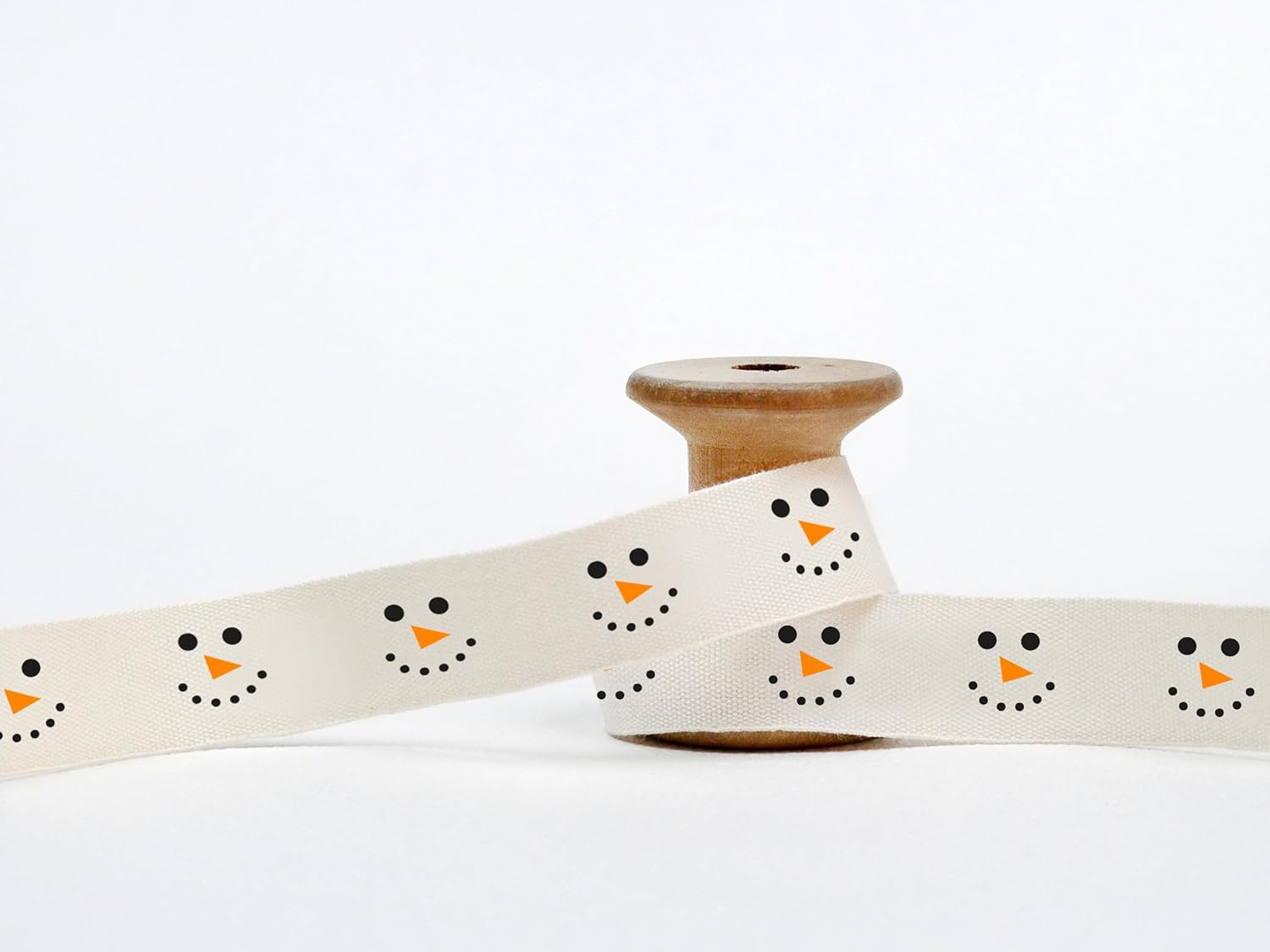 Snowman Print Ribbon, 20 Yards - 5/8” (15 mm) 100% Cotton Christmas Carrot-Nosed Snowman Face Wrapping Tape, New Year Gifts, Cookies, Candles, Favors, Beige
