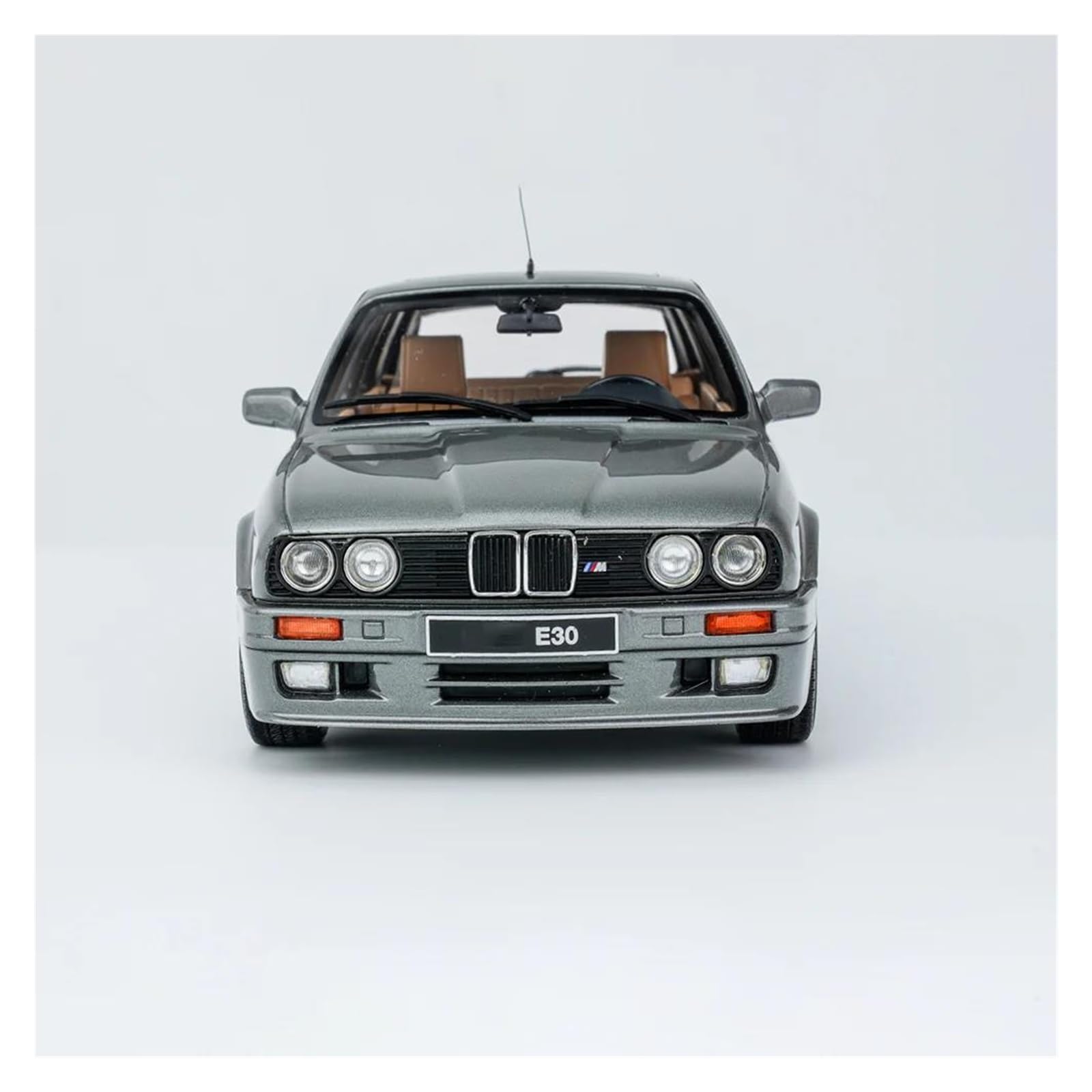 Amazon | ミニカー 1:18 BMW E30 限定版樹脂車モデルグッズ大人