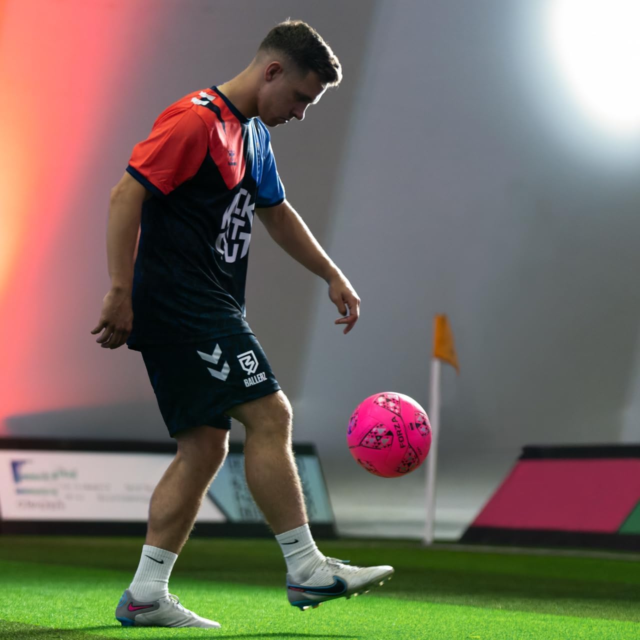FORZA Icon Pro Ballons de Football | Ballons de Haute Qualité pour Les Matchs Compétitifs | Disponibles en Tailles 3, 4 et 5