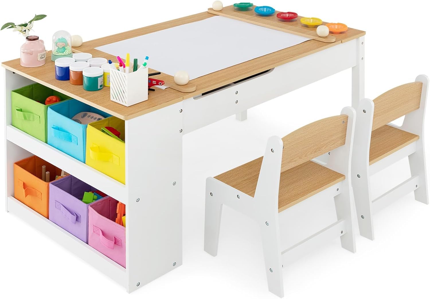 DREAMADE 3 in 1 Kindertisch mit 2 Stühlen aus Holz, Kinder Maltisch mit kippbarer Tischplatte & 6 Stoffboxen & Papierrolle, Kindersitzgruppe mit Stauraum für Kinderzimmer (Natur,mit 2 Ablagen)
