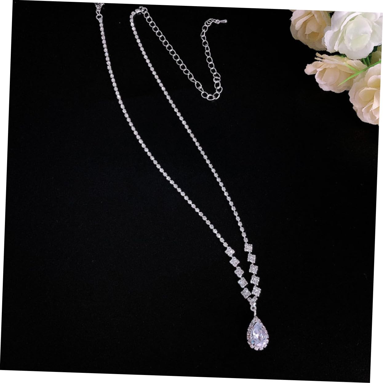 Holibanna 1ensemble Parure De Bijoux Strass Pour Mariage Ensemble De Collier Et Boucles Oreilles Élégantes Pour Bride Et Invitées