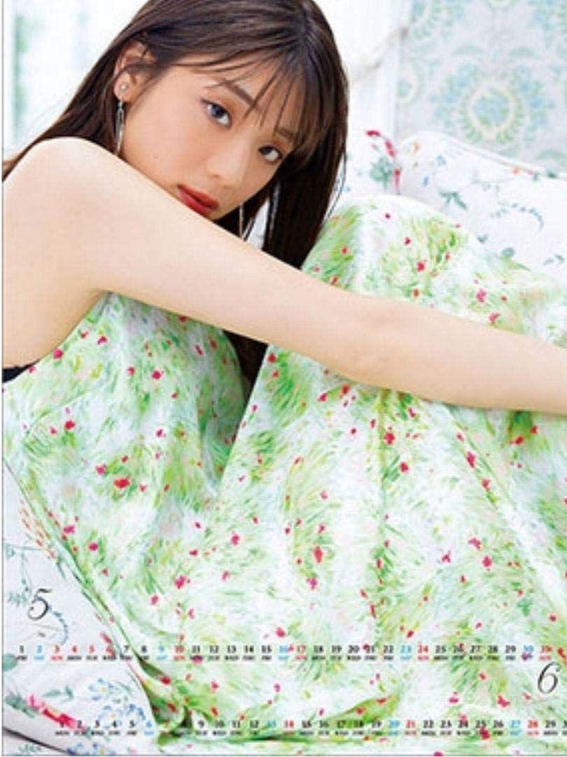 貴島明日香 直筆サイン入りカレンダー5年分(2020〜2024) Amazon.co.jp