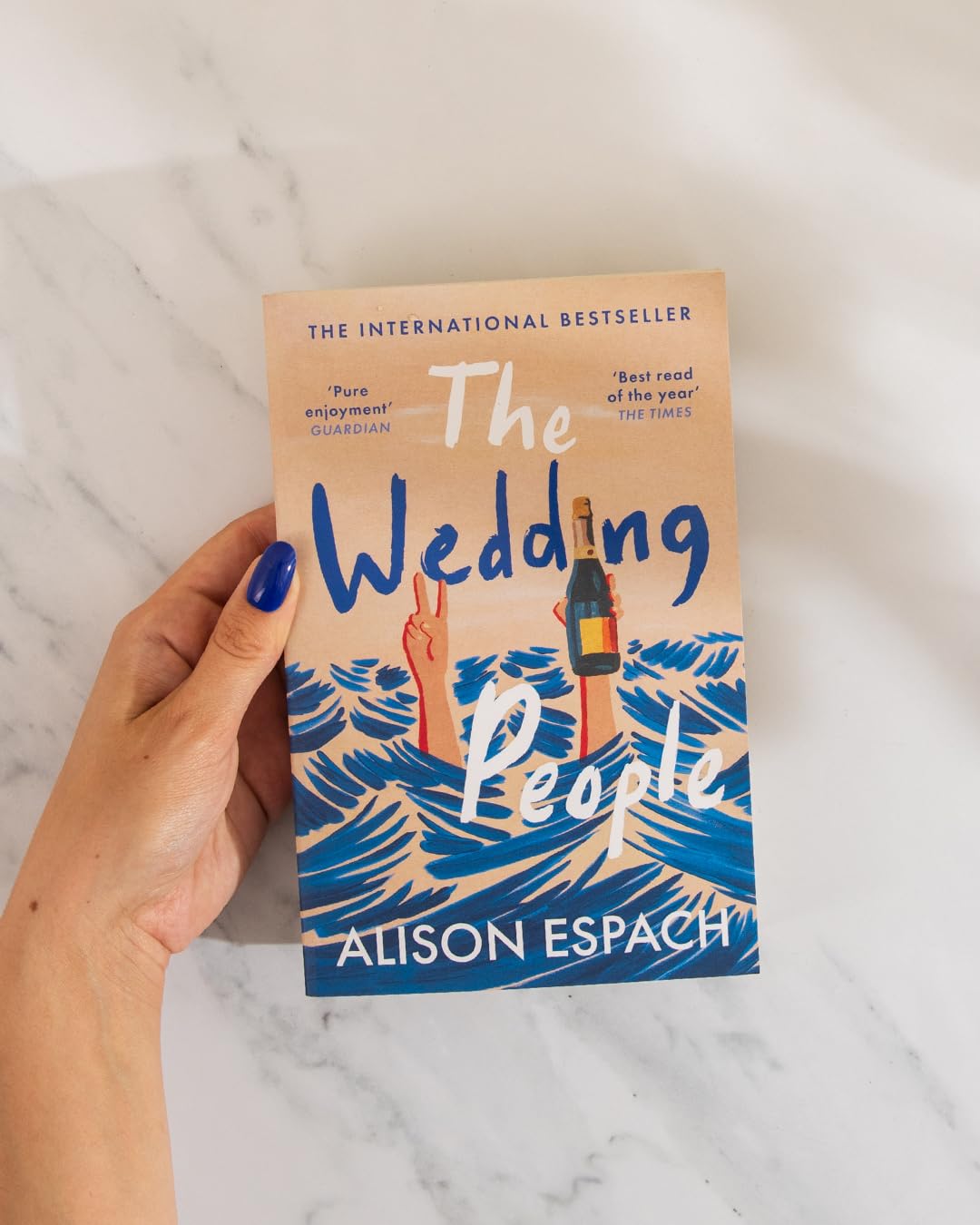 The Wedding People: The hilarious and moving million-copy bestseller - View 7