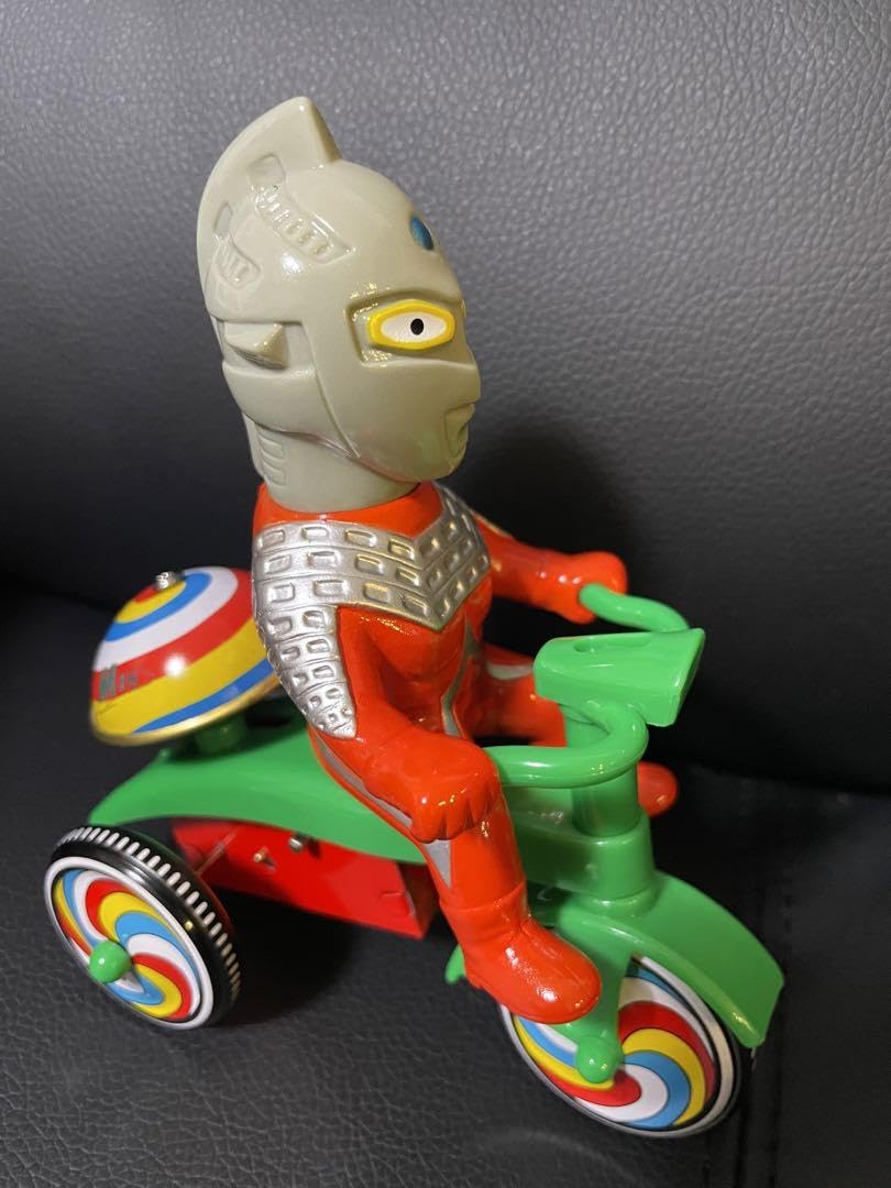 M1号 ウルトラセブン 三輪車 ソフビ　新品未使用　レトロ Amazon.co.jp: M1号 ウルトラセブン 三輪車 ソフビ 未使用
