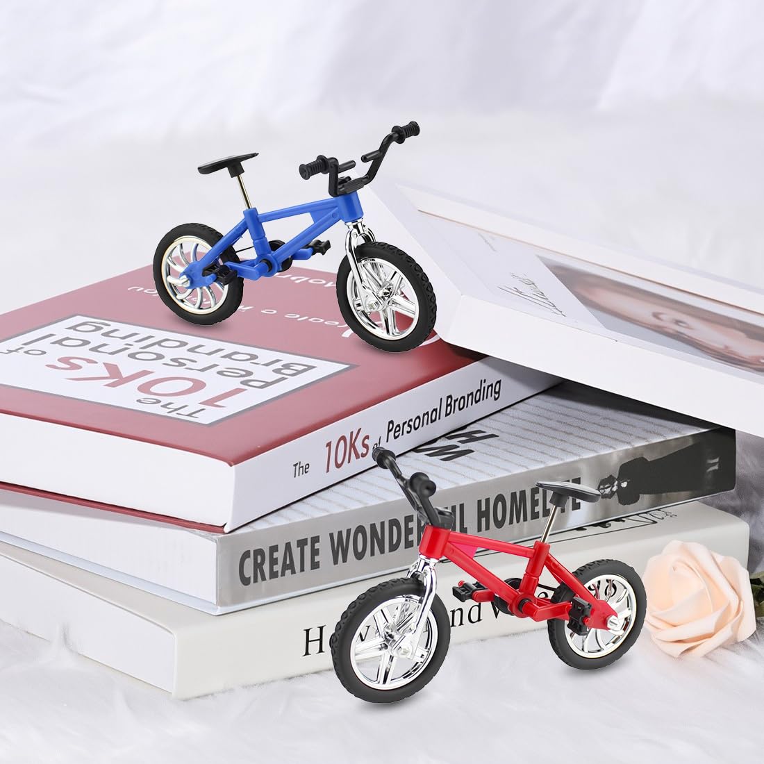 Set da 4 pezzi Finger bike, mini bike, finger bike decorativa in miniatura, accessori per bici per bambini, modello di mountain bike, adatto a ragazzi e ragazze, giocattoli da regalo