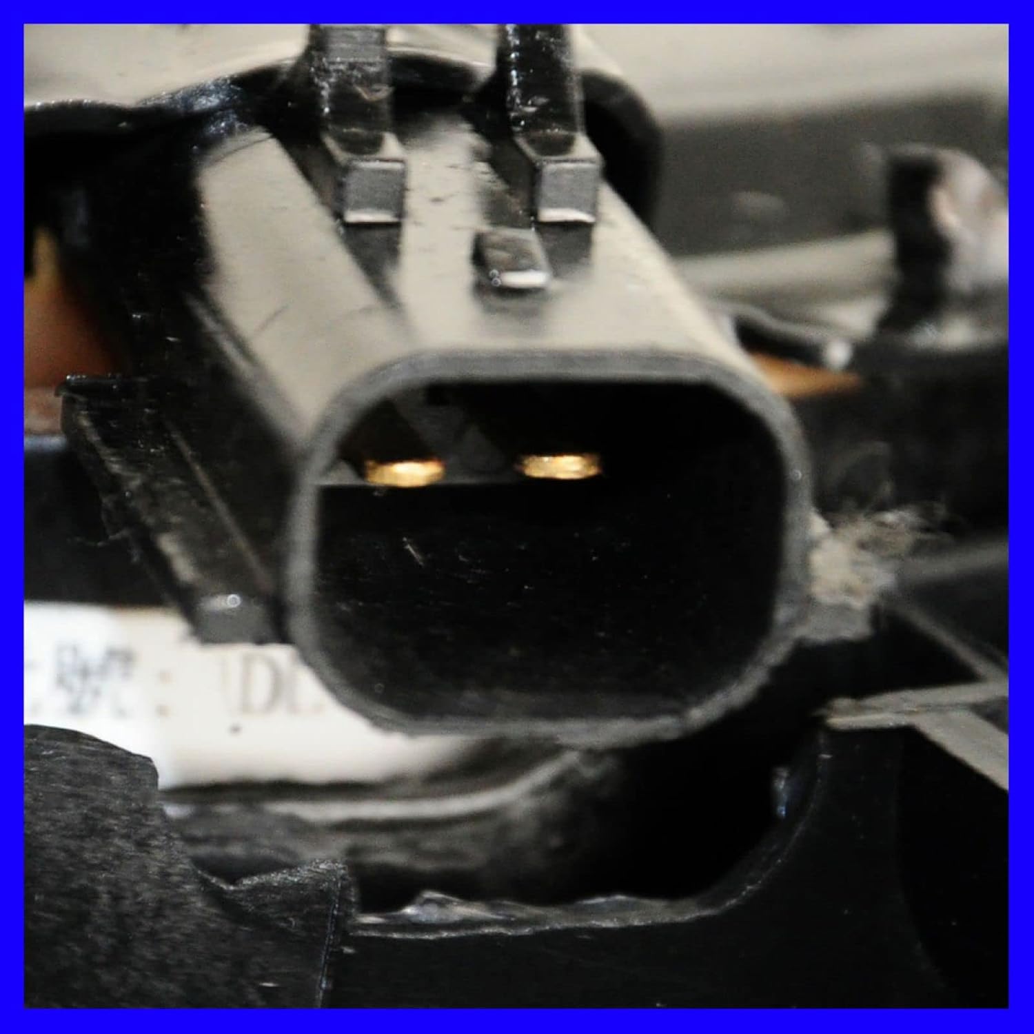 TRQ Right A/C Condenser Cooling Fan Assembly Passenger Side Compatible with 2001-2005 Chrysler Town & Country 2001-2003 Voyager Dodge Caravan Grand Caravan CH3113102