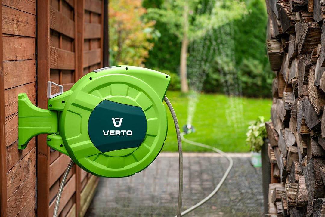 VERTO Schlauchtrommel zur Wandmontage 20m + 2m, 180°, Automatik | Gartenschlauch Trommel mit Wasserspritze, Anschluss Kit, PVC Schlauch, Montagehilfe Inklusive