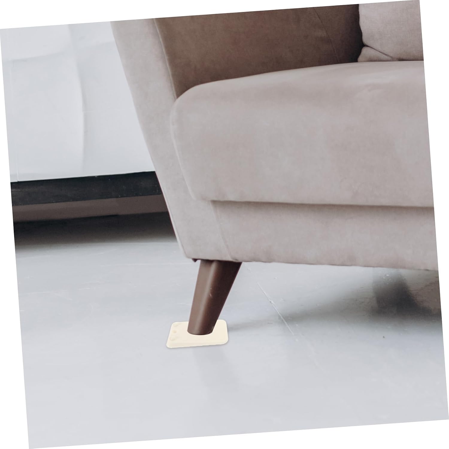 TEHAUX 30pcs Furniture Leveling Shims for Cabinets Doors and Toilets Multi-Functional Plastic Shims for Stabilizing Uneven Furniture Easy to Bend and for Use