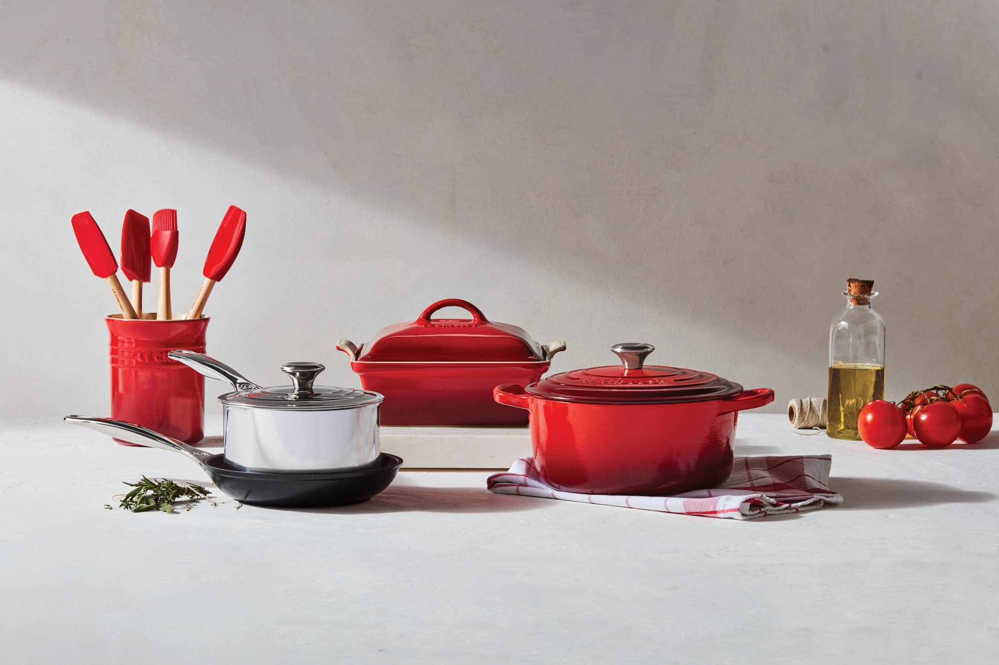 調理器具 Le creuset Amazon.com: Le Creuset Mixed Material Cookware Set, 12pc., Cerise