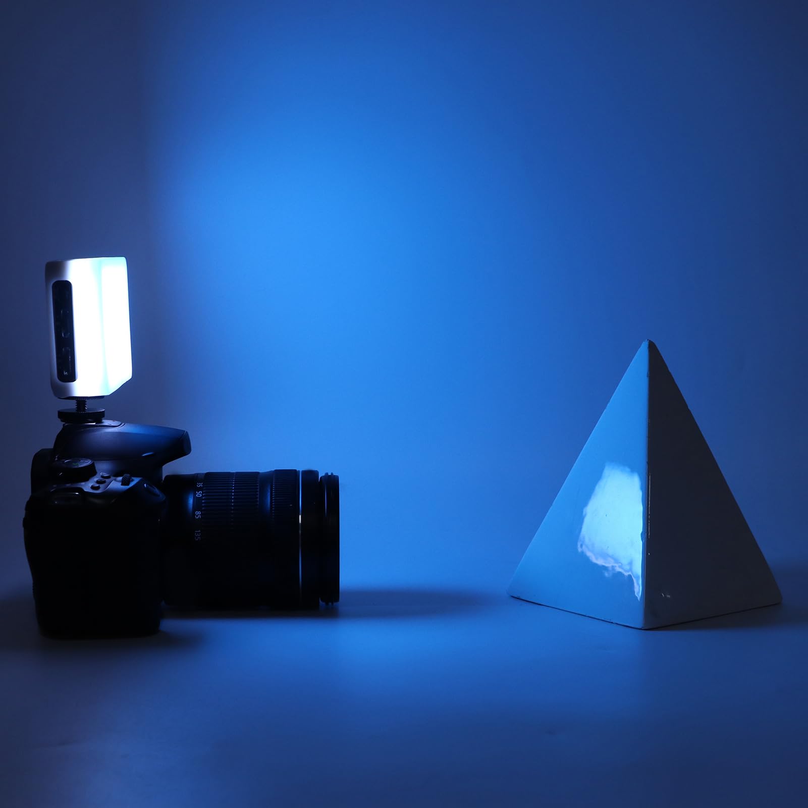 ST120 Tragbares LED-Fülllicht, Videoleuchte mit Doppelter Farbtemperatur und CRI, Einstellbare Helligkeit, Sanfte Beleuchtung mit Schwarzem Kunststoffgehäuse, Ideal Zum Filmen,