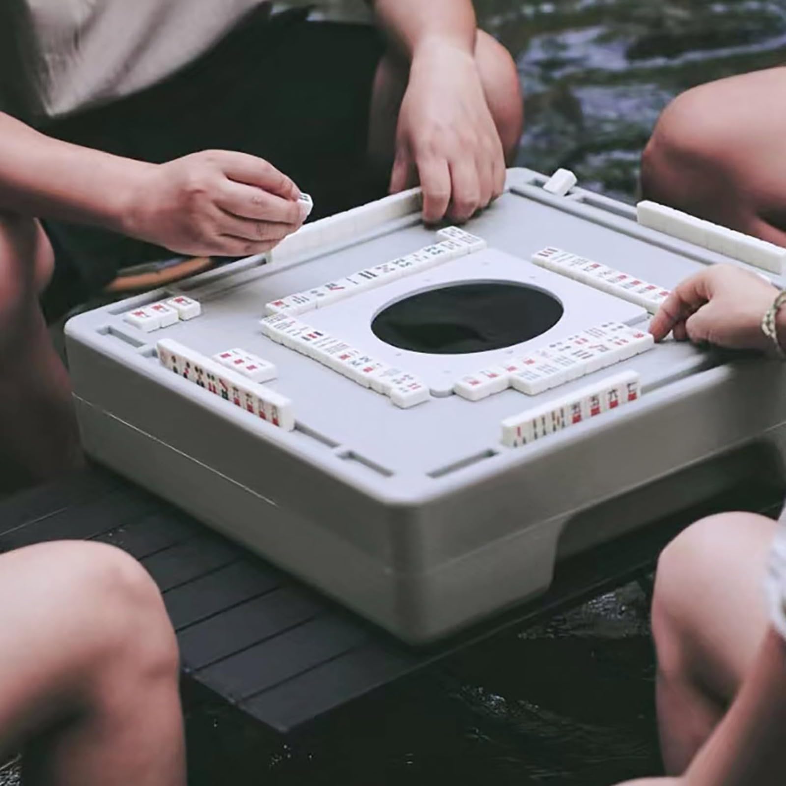 Przenośny chiński zestaw do gier mahjong ze stołem zestaw płytek mahjong przenośny stół mahjong odpowiedni do domowej rozrywki i wypoczynku na świeżym powietrzu