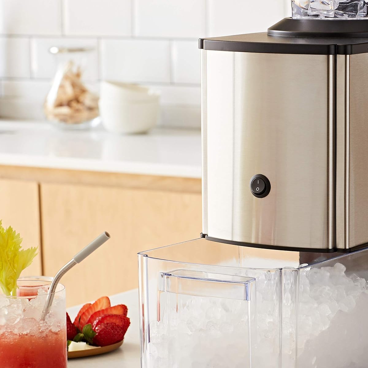Wintem Tritaghiaccio Elettrico in Acciaio Inox da 60-80W, Lama Affilata per Granite e Cocktail, Facile da Usare con Contenitore Integrato e Sistema di Sicurezza
