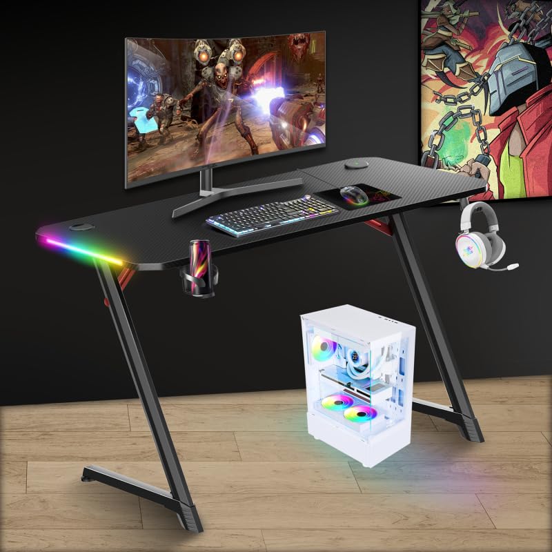 Bureau Gaming HEADQUARTER 250, 120 x 60 cm, LED RGB 8 Modes, Support Casque, Porte-gobelet, Design en Z, Noir avec Effet Carbone