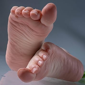 Silicone Foot Mannequin, 11 Lifesize Female Silicone Feet Model with Veins and Skin Texture for Fetish Collection, Sandals Display,1Pair,Toepositioning