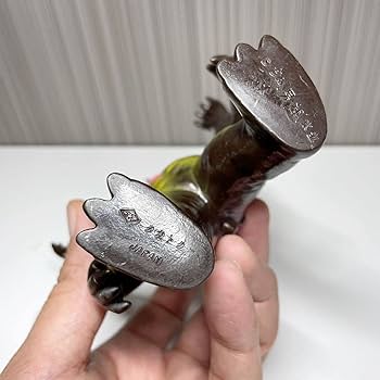 タカトク　メガロマン　黒星怪獣ゴラン Amazon.co.jp: 当時物タカトク メガロマン 黒星怪獣 ゴラン