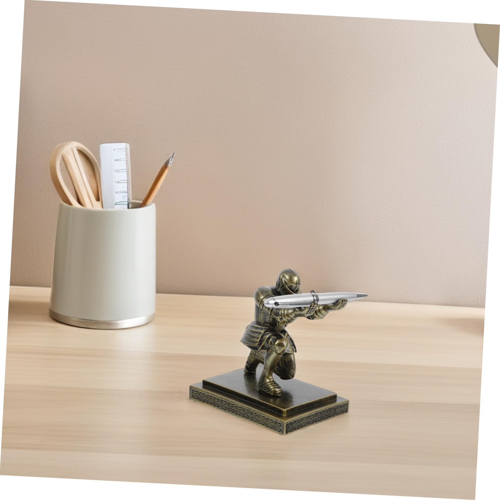 Goldener Stiftehalter Soldatenfigur aus Kunstharz, Dekorativ