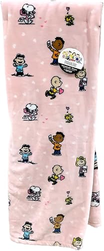 Berkshire Blanket & Home Co. Peanuts Gang - Mantas y mantas de felpa de San Valentín (blanco con corazones y personajes, manta de 60 x 70 pulgadas)