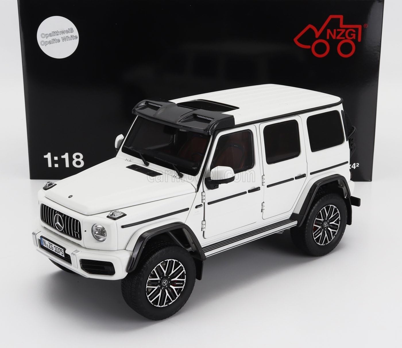 Mercedes-AMG G 63 4x4 ミニカー 1/18