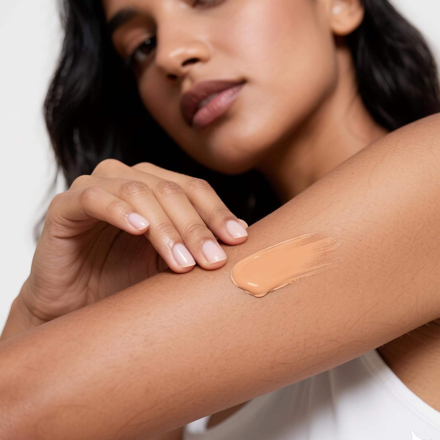 Body Coverage Perfector, Waterproof Leg & Body Makeup for Tattoo & Scar Cover Up, No Transfer Coverage Concealer with Brush, All Over Complexion Perfector for All Skin Tones (Golden Radiance) - Image 5