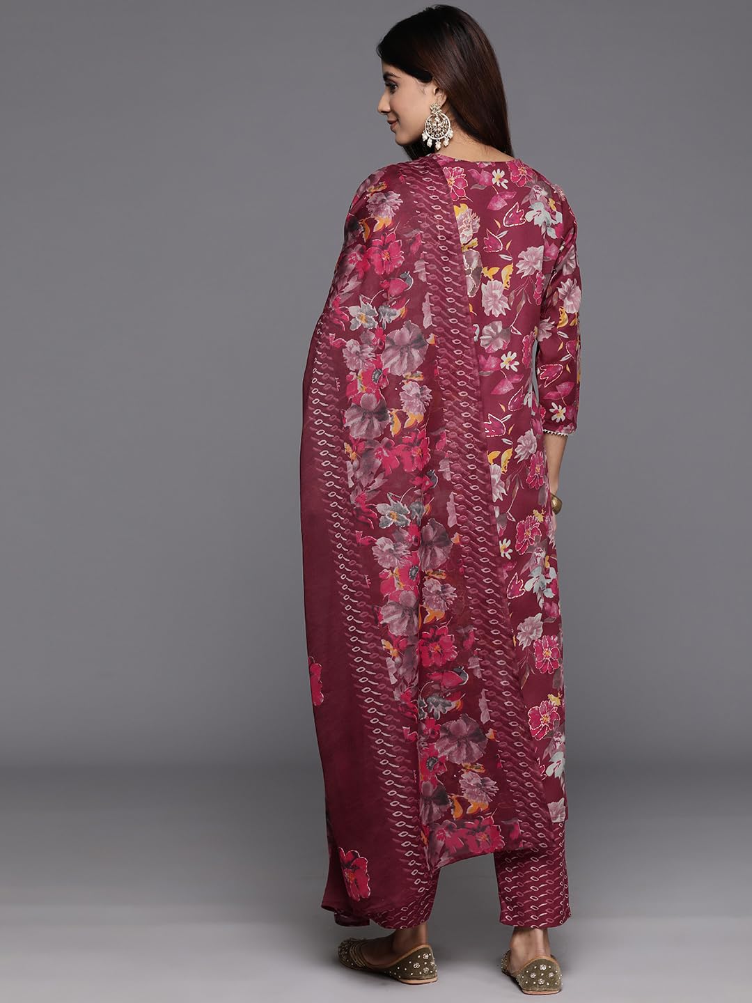 Varanga Womens V-Neck Straight Kurta Set With Pants & Dupatta  Chic Ethnic Wear For Weddings, Festivals & Special Occasions (Sss_Vskd32058-Xl)