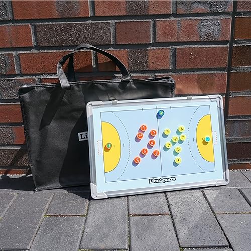 LionSports Profi Taktiktafel Handball - Mit Tasche und Zubehör - Perfekte Tafel für Taktiken und Spielanpassungen - Verbessertes Angriffs und Abwehr Spiel für Handball - Besseres Handball-Training